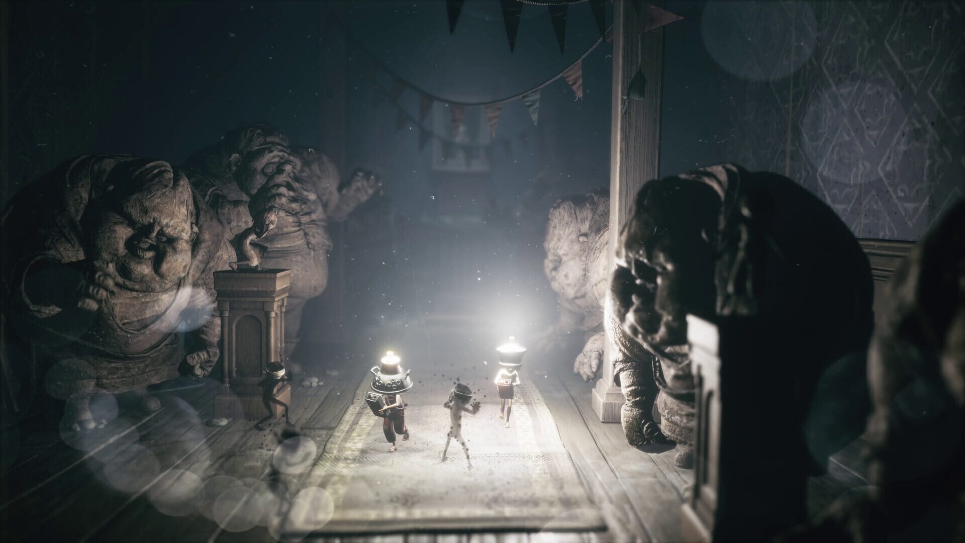 Screenshot for Little Nightmares III: The Backstage
